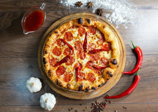 Comment préparer une pizza minceur avec une pâte à base de chou-fleur sans gluten?